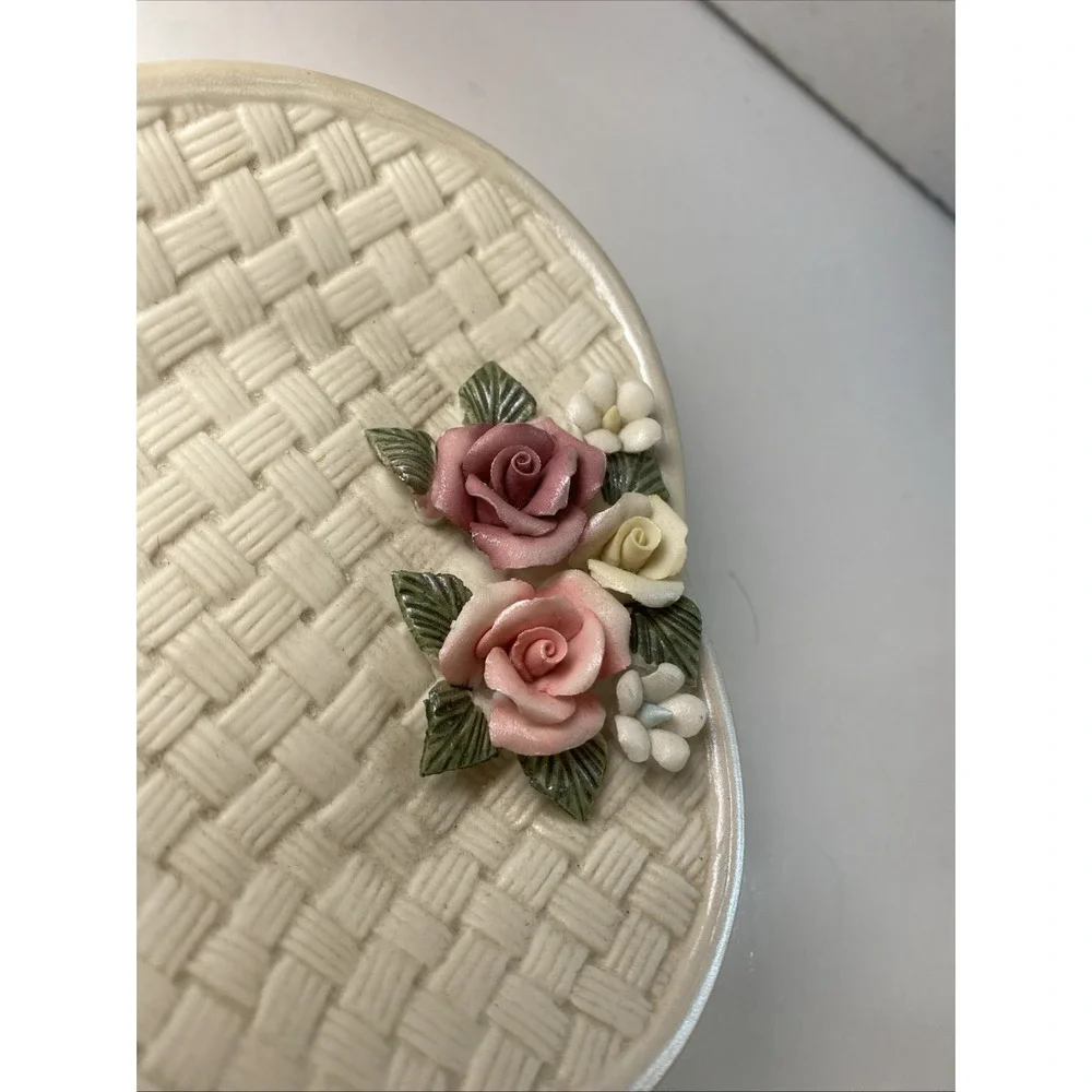 Rare Vintage Ceramic Heart Dish Woven Design With Roses‎ Shaped Trinket 5.5x5.5